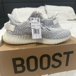 Yeezy boost 350 v2 static